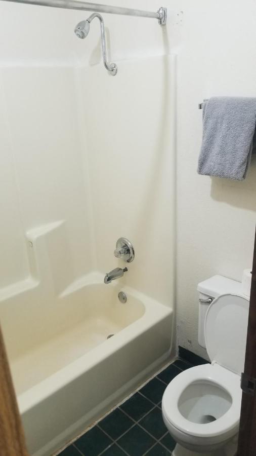 Hotel King Bed Hotel Room 110 Wi-Fi Booking Stillwater Exterior foto